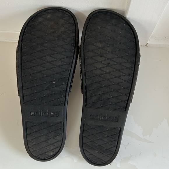 Women's adidas slides 10 - Picture 2 of 4